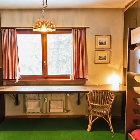 Chesa San Gian - Terrace On Garden סלרינה