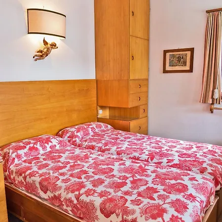 Chesa San Gian - Terrace On Garden סלרינה