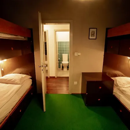 Chesa San Gian - Terrace On Garden * 첼레리나