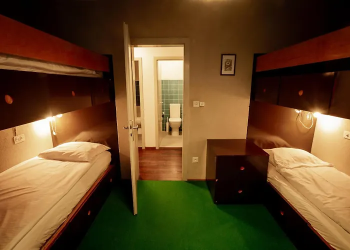 Chesa San Gian - Terrace On Garden * 첼레리나